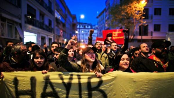 ΑΝΤΑΡΣΥΑ: Μετά το δημοψήφισμα στη Τουρκία η πολιτική κρίση βαθαίνει!