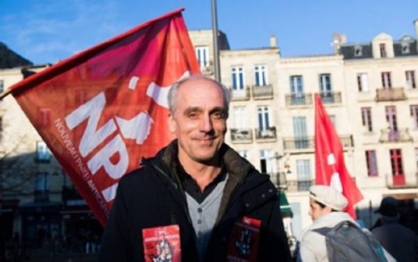 Φιλίπ Πουτού: Στα κινήματα η ελπίδα για ανατροπή. Ο υποψήφιος του ΝΡΑ μιλάει στο ΠΡΙΝ.