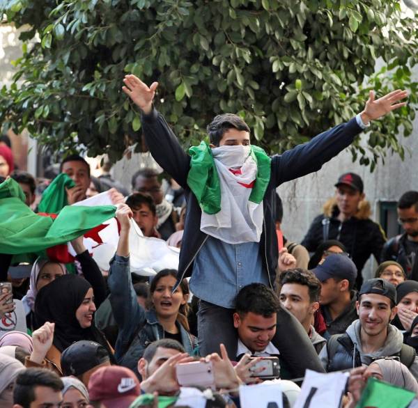 Η Αλγερία σε εξέγερση: «Ξυπνήσαμε και θα πληρώσετε!»