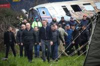 Ποιοί και γιατί βλέπουν μόνο τον σταθμάρχη; σχόλιο της Δέσποινας Κουτσούμπα