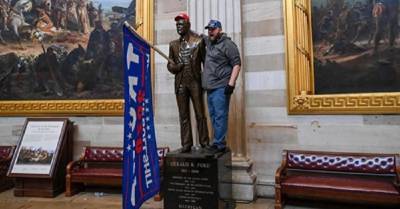 Για την επίθεση της ακροδεξιάς στο Καπιτόλιο. Ένας ανίκανος φασισμός παραμένει φασισμός;