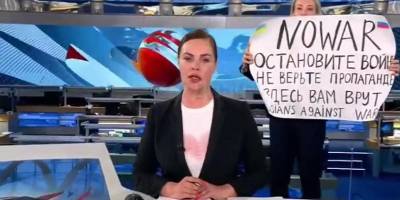 Αντιπολεμική διαμαρτυρία δημοσιογράφου «στον αέρα» της ρωσικής τηλεόρασης
