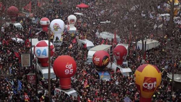 Γαλλία: εκατομμύρια διαδηλωτές έτοιμοι να κλιμακώσουν τις απεργίες και να παραλύσουν τη χώρα! του Γιώργου Μητραλιά