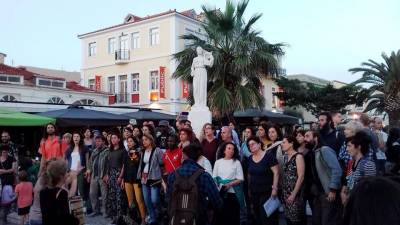 Μεγαλειώδης σε συμμετοχή, και ενθουσιώδης σε παλμό αντιφασιστική πορεία στην Μυτιλήνη