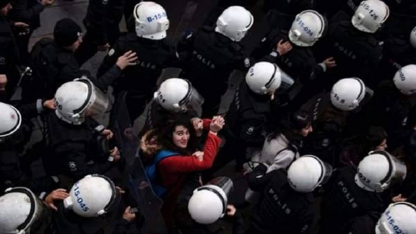 159 συλλήψεις φοιτητών του Πανεπιστημίου του Βοσπόρου, χθες στην Τουρκία