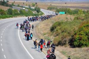 Σε Επιφυλακή Αστυνομία και Στρατός για να σταματήσει με κάθε μέσο τους Απελπισμένους Πρόσφυγες από την Αδριανούπολη που κατευθύνονται στον Έβρο