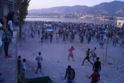 Εκκένωση του λιμανιού της Μυτιλήνης από την αστυνομία