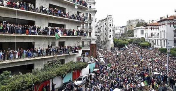 PST-Αλγερία: Για μια κυρίαρχη συντακτική εθνοσυνέλευση, ο αγώνας συνεχίζεται !