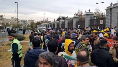 Η Επανάσταση του Ιράν δεν ήταν καταδικασμένη να καταλήξει σε δικτατορία των κληρικών - του Hossam el-Hamalawy