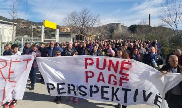 Ο αγώνας των εργατών στα διυλιστήρια της Αλβανίας είναι και δικός μας!