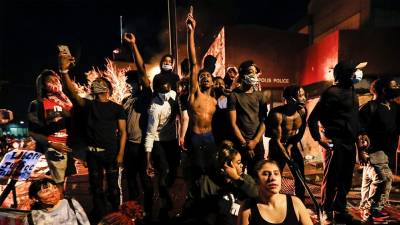 Στην μνήμη του Τζορτζ Φλόιντ - Σκέψεις ύστερα από τη διαδήλωση στο Μπρούκλιν