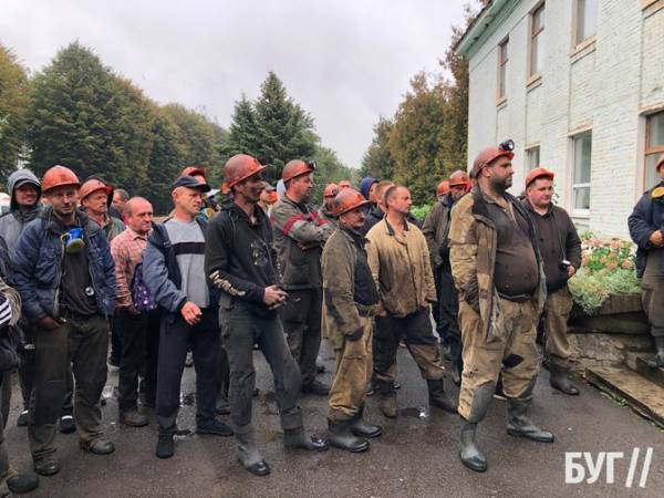 Οι Ουκρανοί ανθρακωρύχοι απεργούν αψηφώντας την εθνική απαγόρευση διαμαρτυρίας