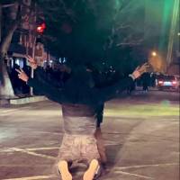 Είναι ισλαμοφοβία η υποστήριξη των Ιρανών διαδηλωτών;