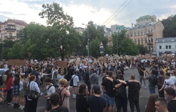 Διαδηλώσεις στην Ουκρανία: «Δεν θέλουμε να γίνουμε άλλη μια Ρωσία»