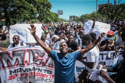 Οι εργαζόμενοι δείχνουν το δρόμο στην Αγκόλα με γενική απεργία