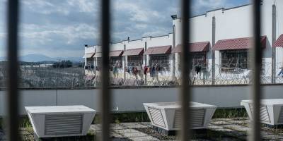 ΚΑΤΑΓΓΕΛΙΑ: Άγριος ξυλοδαρμός κρατουμένων γυναικών- επιδρομή των ΜΑΤ στις φυλακές Ελαιώνα ΘΗΒΑΣ