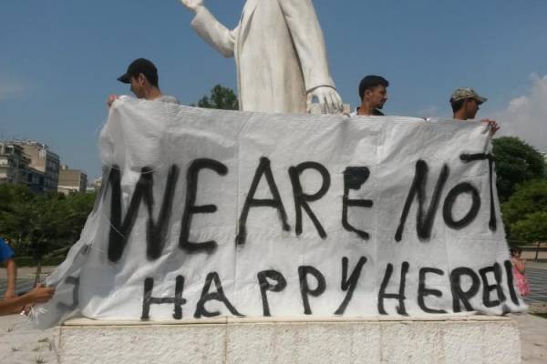 Πρόσφυγες απ’ όλα τα camp της Θεσσαλονίκης διαμαρτύρονται για τις συνθήκες διαβίωσης τους