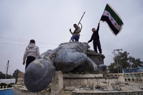 Ροζάβα: Πολιτική αυτονομία, κοινωνικές βάσεις και ιμπεριαλιστικές δυναμικές - Foti Benlisoy