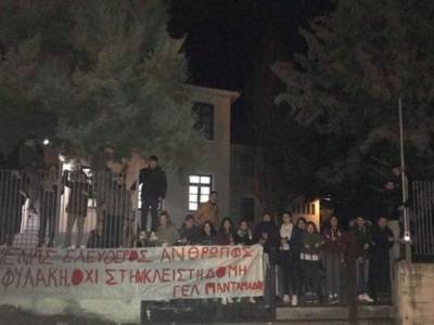 ΝΑΡ: Να φύγουν τώρα τα ΜΑΤ από τα νησιά / κανείς ελεύθερος άνθρωπος σε φυλακή