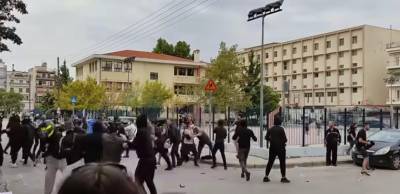 Καταγγελία Θ. Καμπαγιάννη – Κ. Παπαδάκη για τις φασιστικές επιθέσεις στη Θεσσαλονίκη