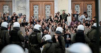 ΕΑΑΚ: 47 χρόνια μετά η ΝΔ φέρνει την αστυνομία στα πανεπιστήμια