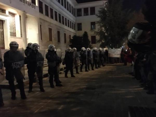 ΑΝΤΑΡΣΥΑ Ιωαννίνων: Κάτω η αστυνομοκρατία της κυβέρνησης ΣΥΡΙΖΑΝΕΛ