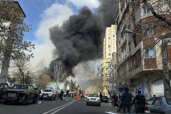 Ο πόλεμος των ΗΠΑ και του Ισραήλ με το Ιράν: Ποια είναι η απαραίτητη προσέγγιση για μια σοσιαλιστική Αριστερά με αρχές; Γράφει η Frieda Afary