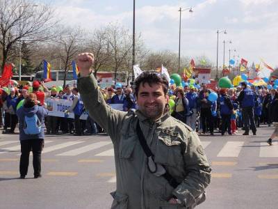 Παρεμβάσεις Κινήσεις Συσπειρώσεις Π. Ε.: Σύντροφε Σταύρο, καλό σου ταξίδι.