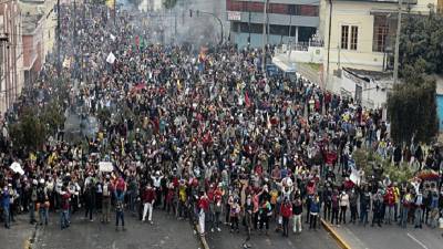 Μεγάλη νίκη του λαού στον Ισημερινό - Δεν είναι ανίκητοι οι σύγχρονοι τύραννοι ... Ανακοίνωση του ΝΑΡ