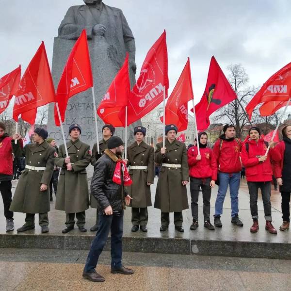 Ο πόλεμος του Πούτιν αποκαλύπτει τις ρωγμές στο Κομμουνιστικό Κόμμα της Ρωσίας
