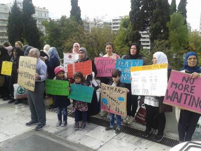 Απεργία πείνας των προσφύγων για το δικαίωμα στην οικογενειακή επανένωση, στο Σύνταγμα