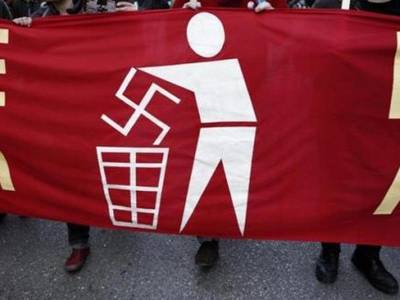 Αγωνιστική Παρέμβαση Εκπαιδευτικών Ν. Ηρακλείου: Καταγγέλλουμε τη φασιστική δράση των συμμοριών έξω από το κτίριο του Καπετανάκειου