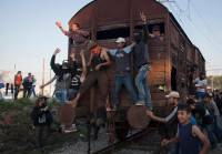 Δακρυγόνα και βόμβες κρότου-λάμψης κατά των προσφύγων στην Ειδομένη