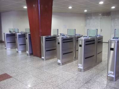 Παράσταση διαμαρτυρίας στη ΣΤΑΣΗ για την μήνυση της ΤΡΑΜ Α.Ε. κατά μελών του κινήματος ενάντια στις αυξήσεις των εισιτηρίων