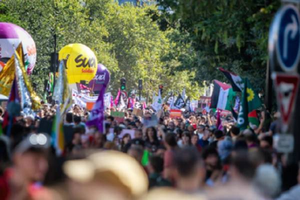 Γαλλία: Η xώρα και η αριστερά στο σταυροδρόμι - του Léon Crémieux