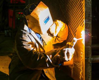 Ουκρανία: Με την κάλυψη του πολέμου του Πούτιν, ο Ζελένσκι καταστρέφει τα δικαιώματα των εργαζομένων