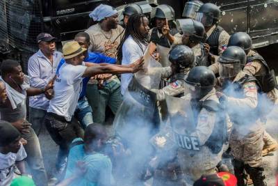 Η ακυβέρνητη Αϊτή: «Θα κάψουμε το Κοινοβούλιο!»