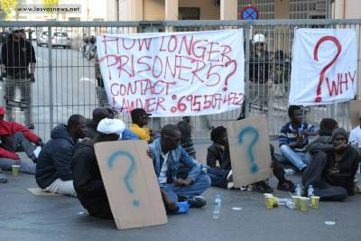 Κινητοποίηση προσφύγων στη Μυτιλήνη - Αντιδράσεις από συμμορίες επιχειρηματιών