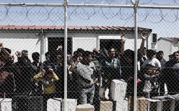 Σε απεργία πείνας από την περασμένη Τρίτη 50 πρόσφυγες στη Χίο