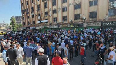 Συρία: Οι διαμαρτυρίες εξαπλώνονται στη Λαττάκεια την τρίτη μέρα των διαδηλώσεων στη Σουουέιντα