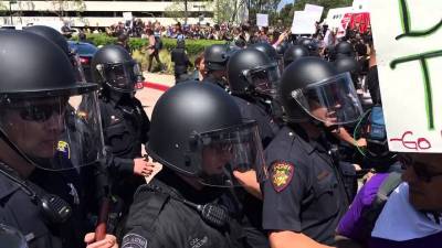 Νέα επεισόδια σε συγκέντρωση κατά του Ντόναλντ Τραμπ