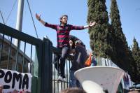Μαχητική συγκέντρωση εκπαιδευτικών στο Υπουργείο Παιδείας-αποχώρησε από τη συνάντηση ο Φίλης