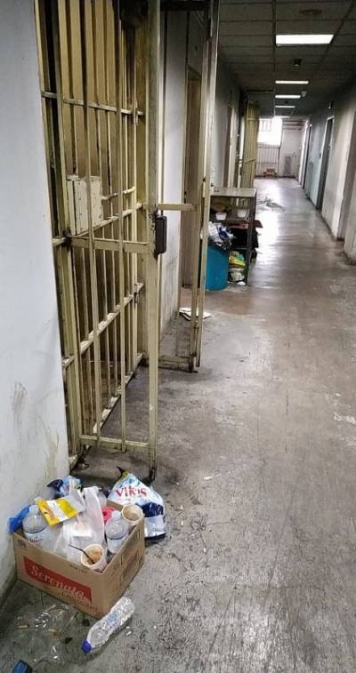 Κραυγή κρατουμένων μεταναστριών από το κολαστήριο της Πέτρου Ράλλη