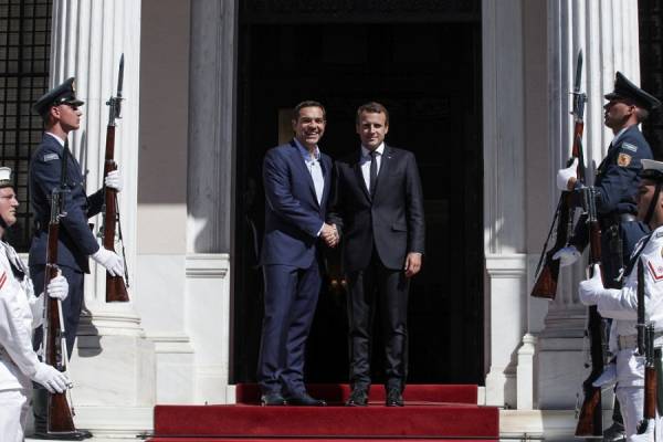 ΑΝΤΑΡΣΥΑ: Ο Τσίπρας με τον Μακρόν ετοιμάζουν κοινή επίθεση στην εργατική τάξη!