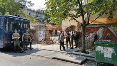 ANTARSYA denounces the attack of the Greek State to the solidarity squats for refugees