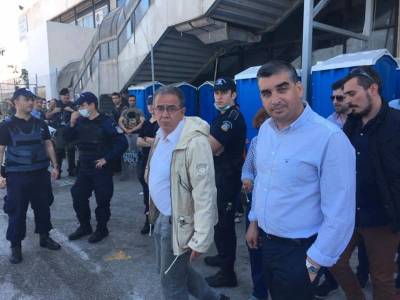 Εκτός Πλάνου: Μπάτσοι , δήμαρχοι , υπουργοί όλα τα καθάρματα δουλεύουνε μαζί!