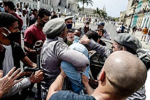 Πρέπει να απαγορευτεί το Κουβανικό Κομμουνιστικό Κόμμα; Μια επαναστατική πρόταση - γράφει ο Frank García Hernández