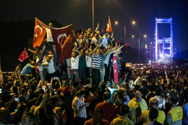 Τουρκία: η άρχουσα τάξη σε αδιέξοδο - η αριστερά σε σταυροδρόμι