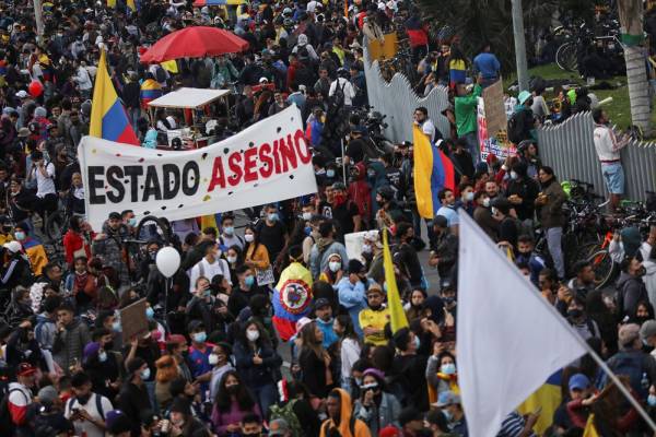 Μπορεί η Αριστερά της Κολομβίας να επιβιώσει από την επίμονη λογική της ένοπλης σύγκρουσης;
