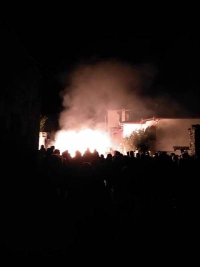 ANT.AΡ.ΣΥ.Α. Πέλλας: Έξω οι φασίστες από την Πέλλα. Αλληλεγγύη στους πρόσφυγες